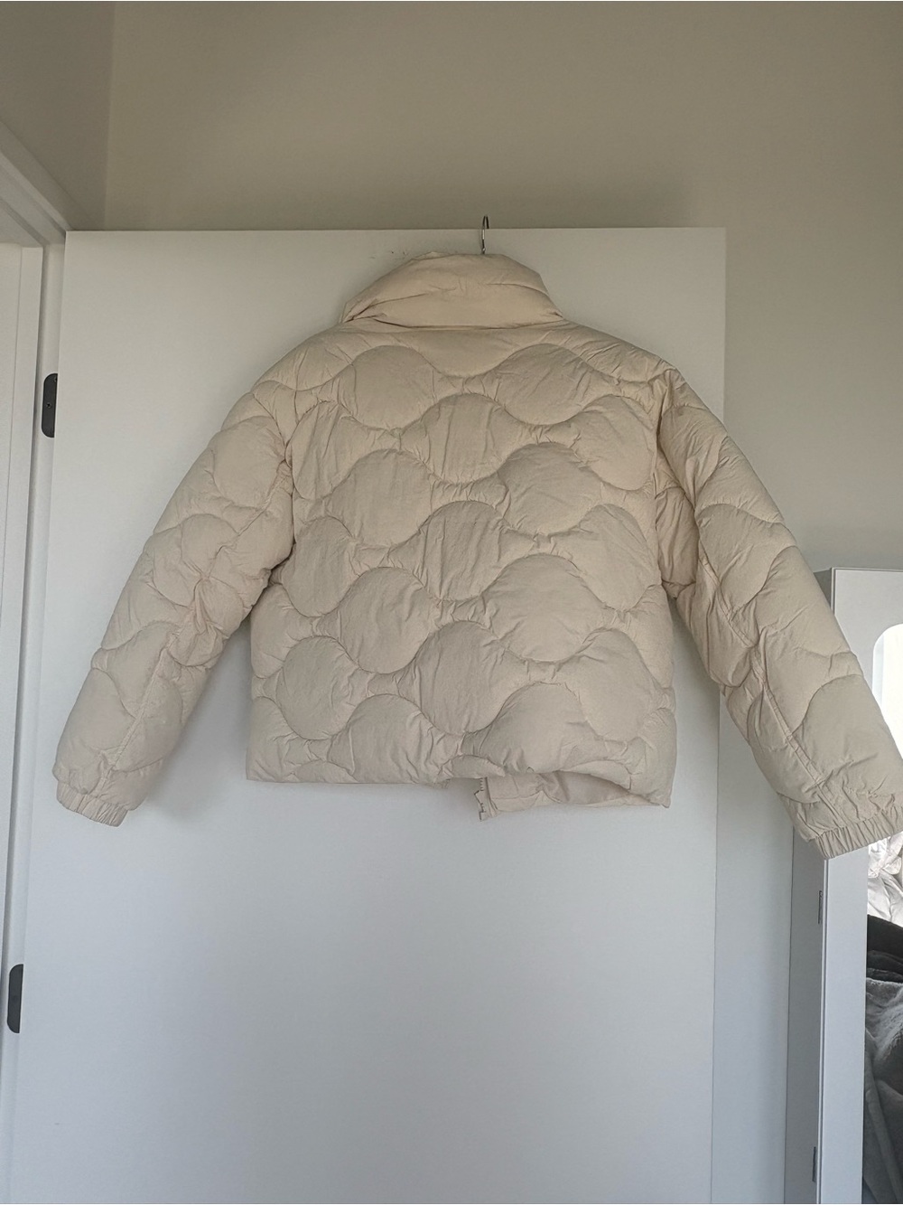 GAP Cream Quilted Short Puffer Jacket - Picture 2 of 3